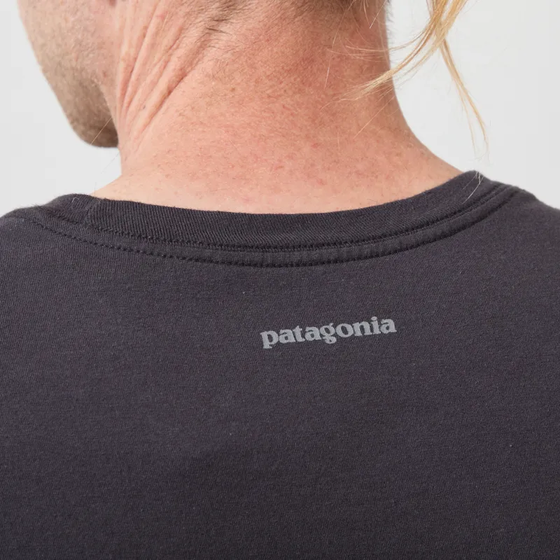 Patagonia Fitz Roy Massif Pocket T Shirt Ink Black-4