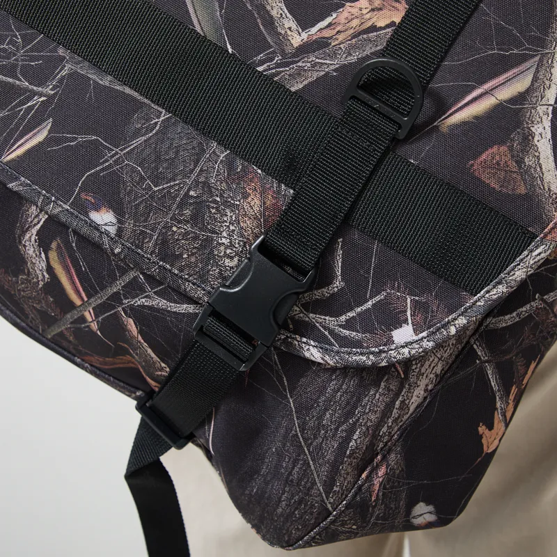 Carhartt WIP Jake Messenger Bag Camo Feather Tree Black-8