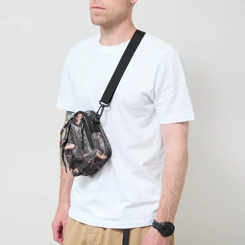 Carhartt WIP Essentials Bag Small Camo Feather Tree Black-1
