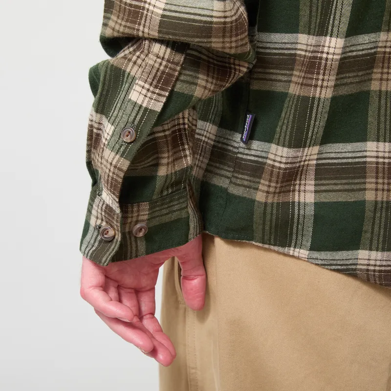Patagonia Lightweight Fjord Flannel Shirt Cozy Cabin Treeline Green-9
