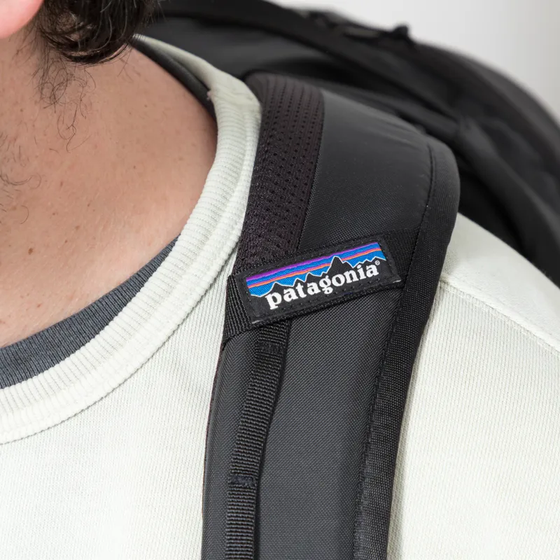 Patagonia Refugio Daypack 26L Black-11