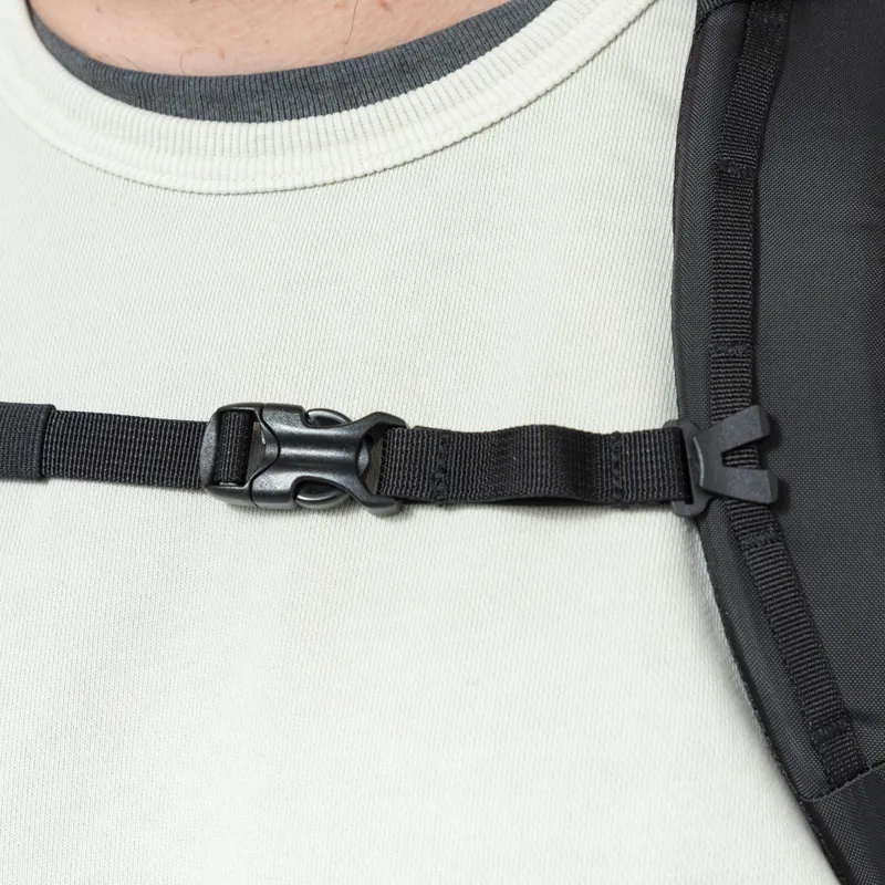 Patagonia Refugio Daypack 26L Black-10