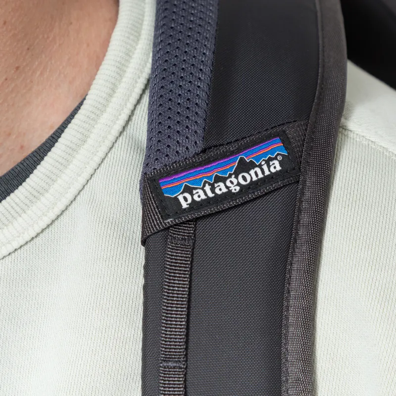 Patagonia Refugio Daypack 26L Smolder Blue-12