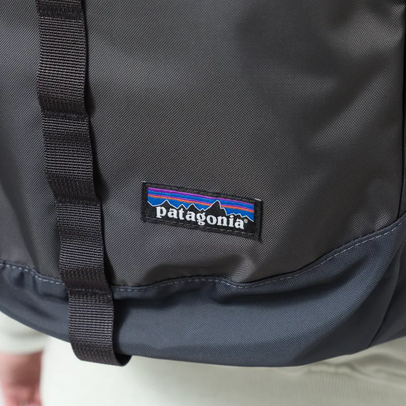 Patagonia Refugio Daypack 26L Smolder Blue-9