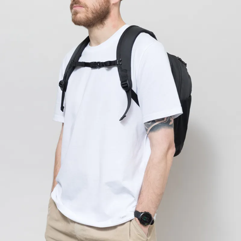 Patagonia Atom Daypack 24L Black-2