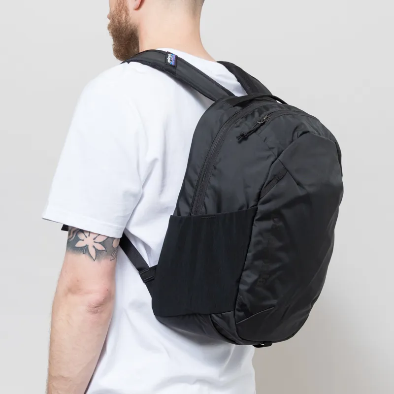 Patagonia Atom Daypack 24L Black-1
