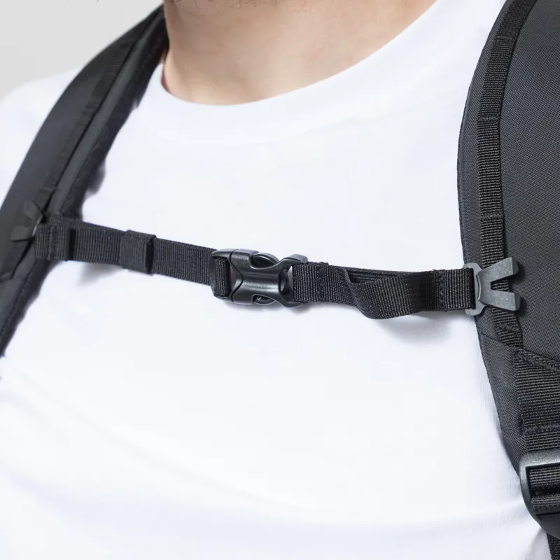 Patagonia Atom Daypack 24L Black-9