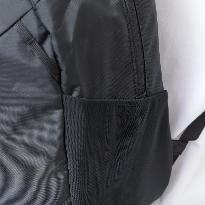 Patagonia Atom Daypack 24L Black-6