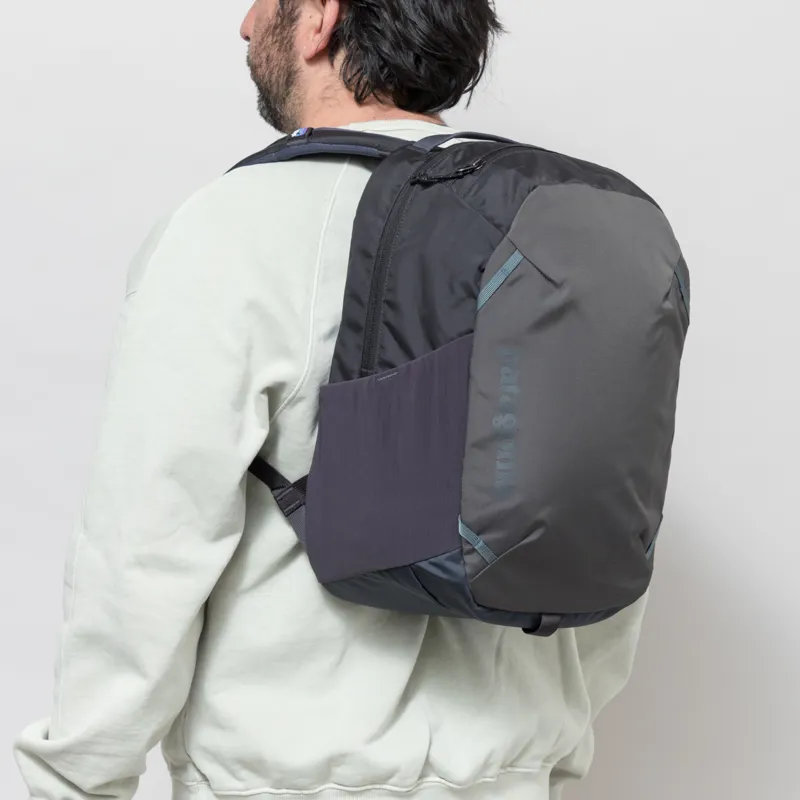 Patagonia Atom Daypack 24L Smolder Blue-1
