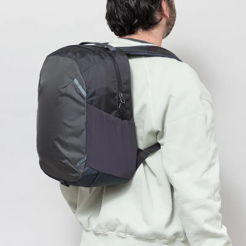 Patagonia Atom Daypack 24L Smolder Blue-3