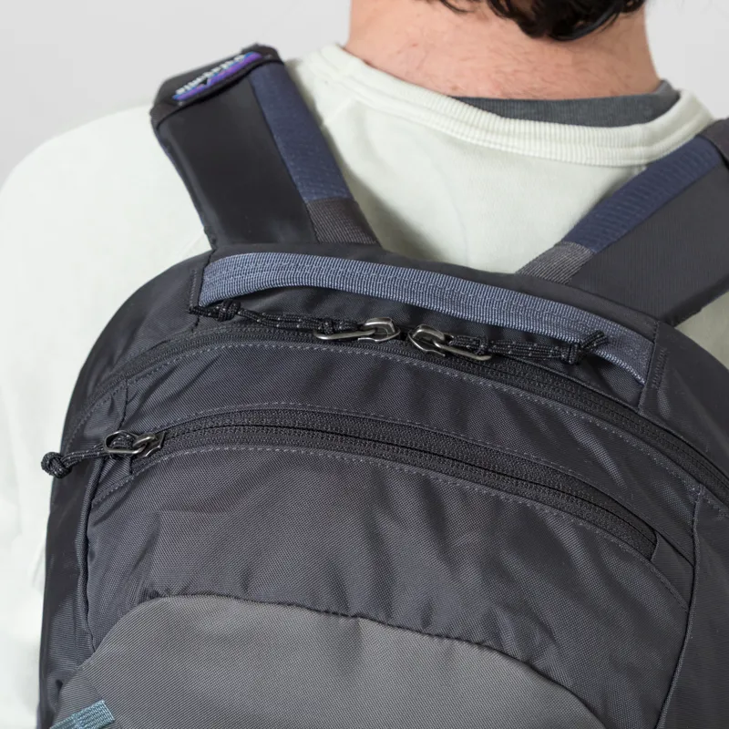 Patagonia Atom Daypack 24L Smolder Blue-9