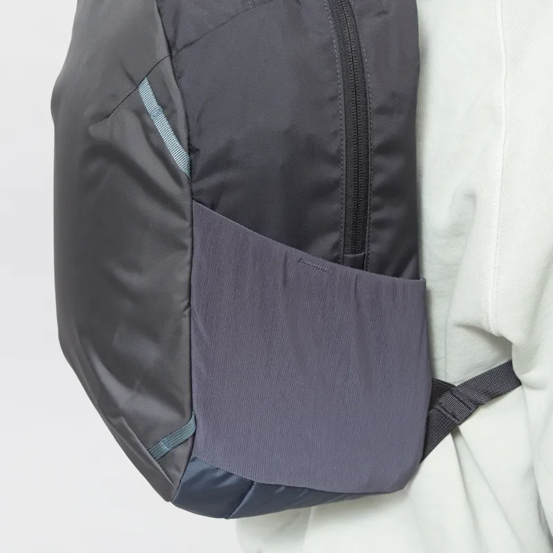 Patagonia Atom Daypack 24L Smolder Blue-6
