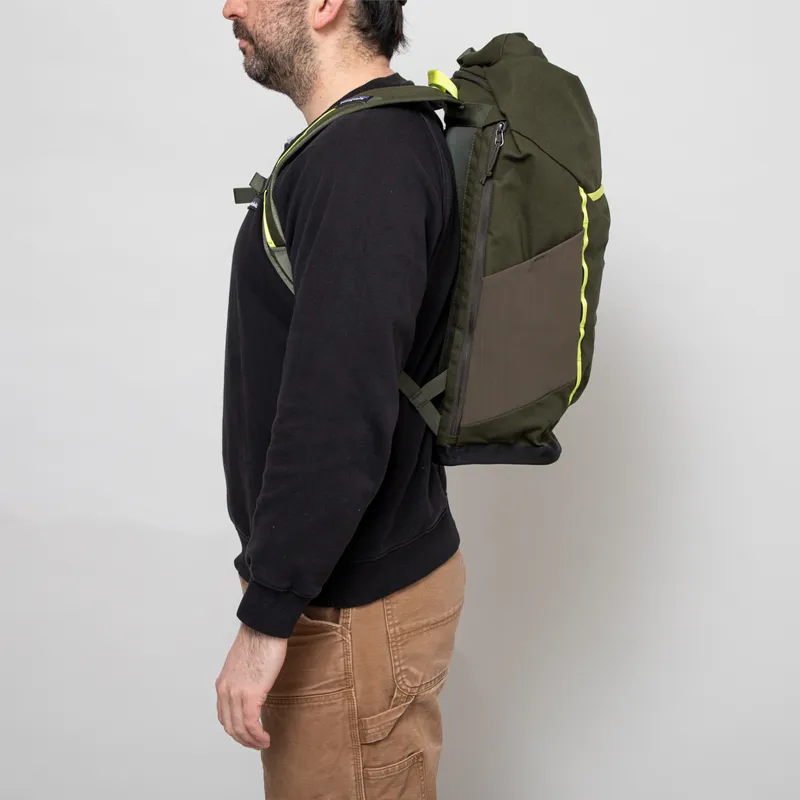 Patagonia Fieldsmith 32L Roll Top Pack Pine Needle Green-4