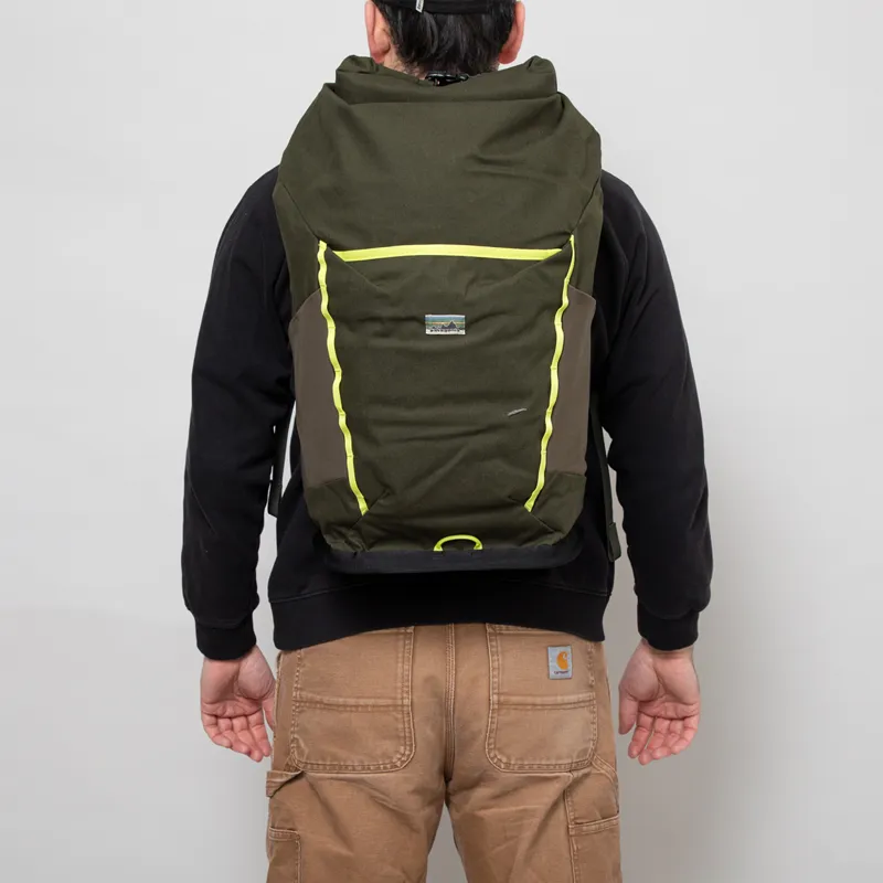 Patagonia Fieldsmith 32L Roll Top Pack Pine Needle Green-2
