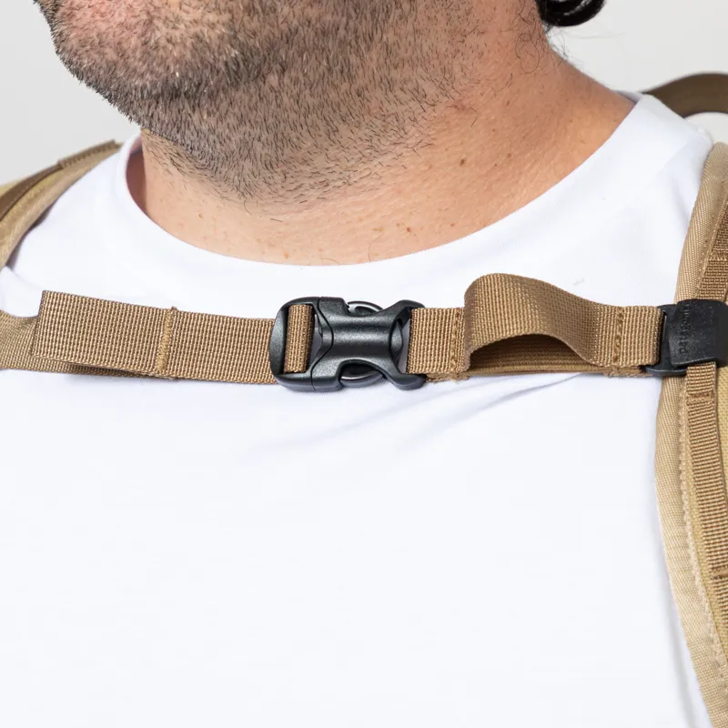 Patagonia Fieldsmith Linked Backpack 24L Classic Tan-12