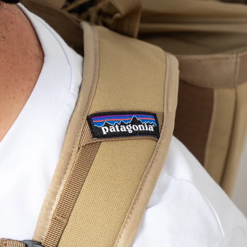 Patagonia Fieldsmith Linked Backpack 24L Classic Tan-11