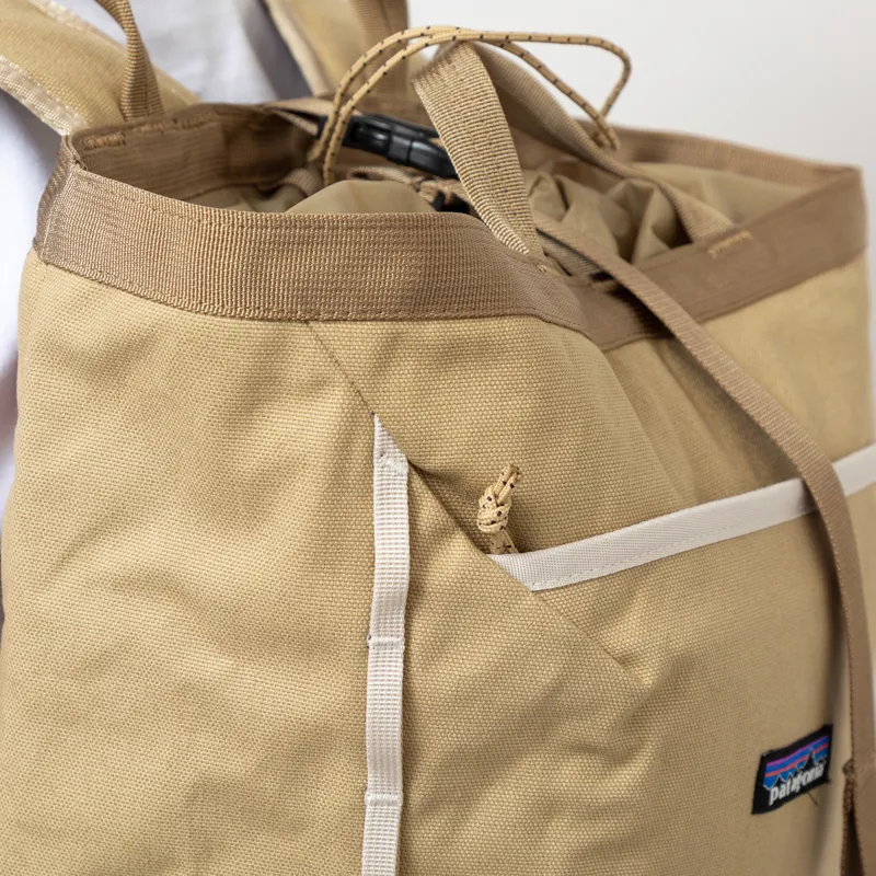 Patagonia Fieldsmith Linked Backpack 24L Classic Tan-10