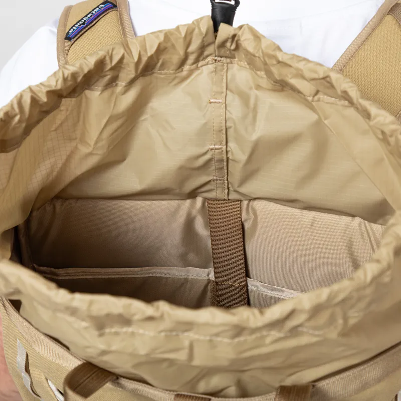 Patagonia Fieldsmith Linked Backpack 24L Classic Tan-7