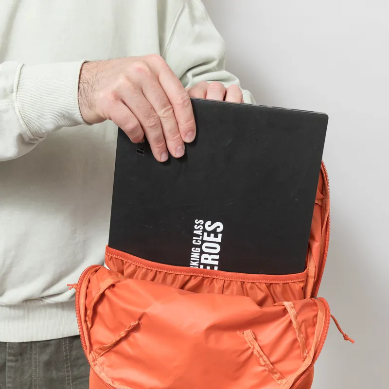 Patagonia Terravia Pack 14L Coal Orange-4