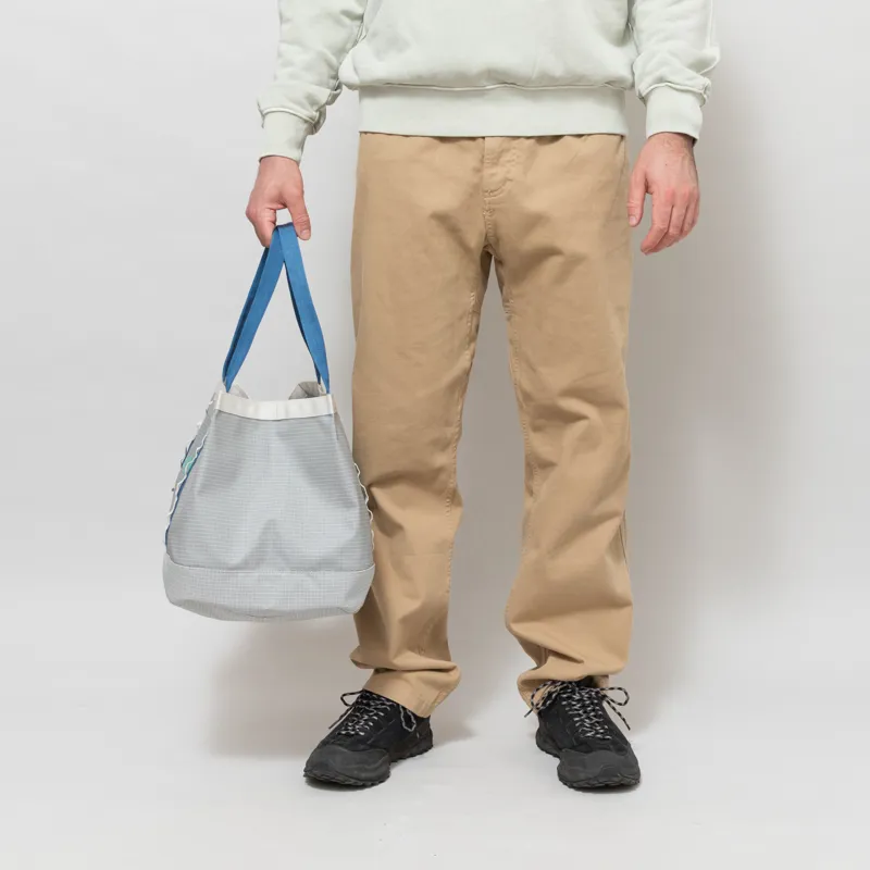 Patagonia Black Hole Tote 25L Birch White-2