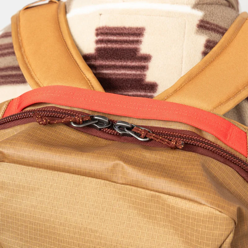 Patagonia Black Hole Micro MLC Backpack 22L Talon Gold-10