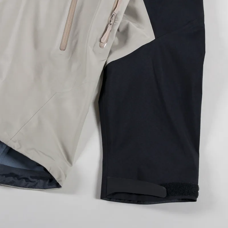 Arc'teryx Beta AR GORE-TEX Jacket Black Rune-9