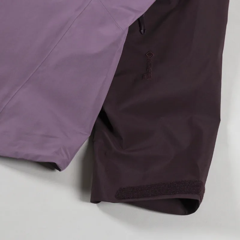 Arc'teryx Beta AR GORE-TEX StormHood Jacket Phantasm Int-11