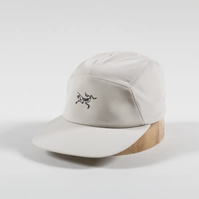 Arc'teryx Mens Gamma 5 Panel Bird Logo Cap Rune Beige Black