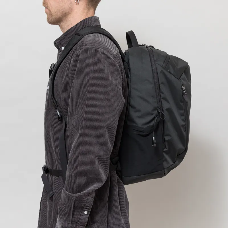 Arc'teryx Mantis 26L Backpack Black-2