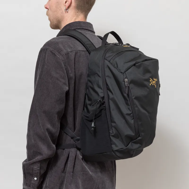 Arc'teryx Mantis 26L Backpack Black-1