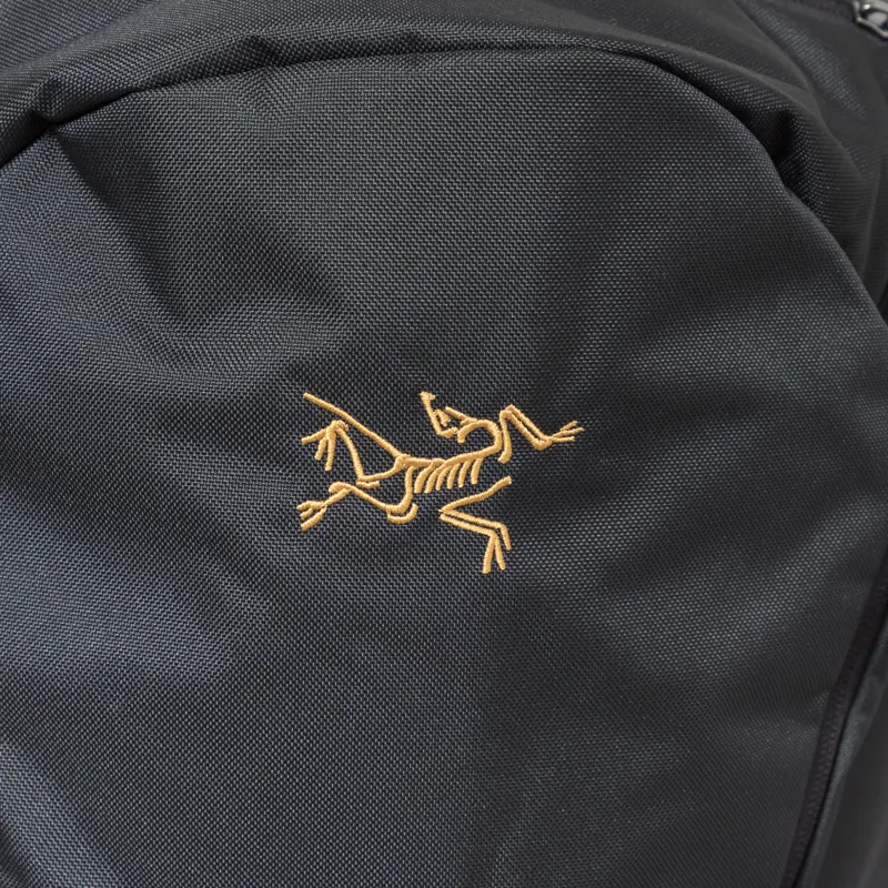 Arc'teryx Mantis 26L Backpack Black-10