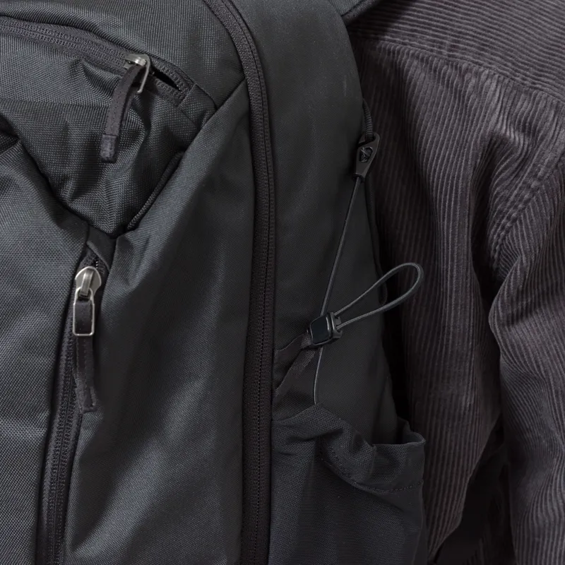 Arc'teryx Mantis 26L Backpack Black-12