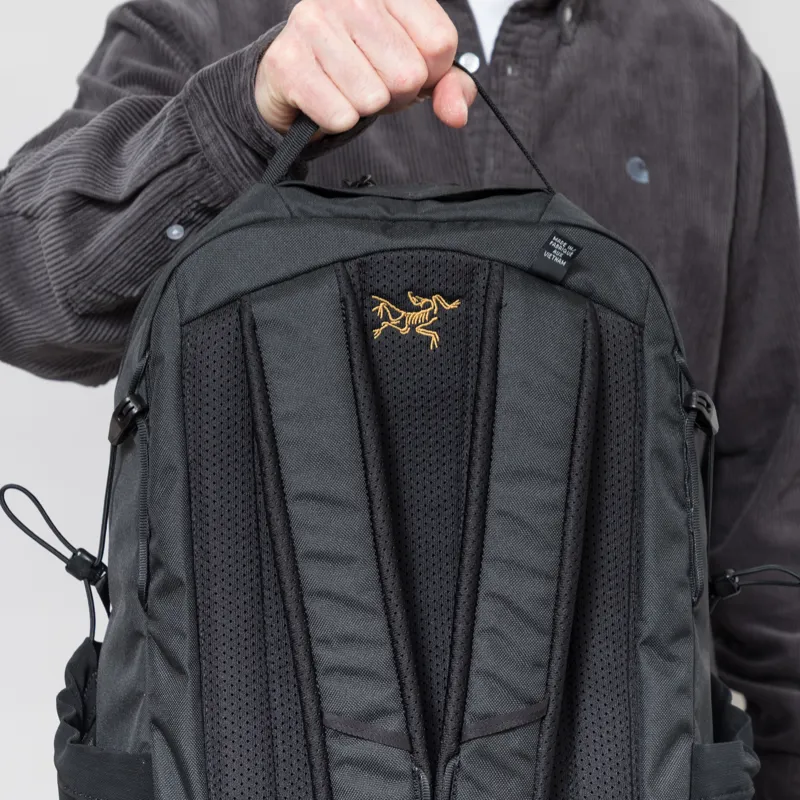 Arc'teryx Mantis 26L Backpack Black-7