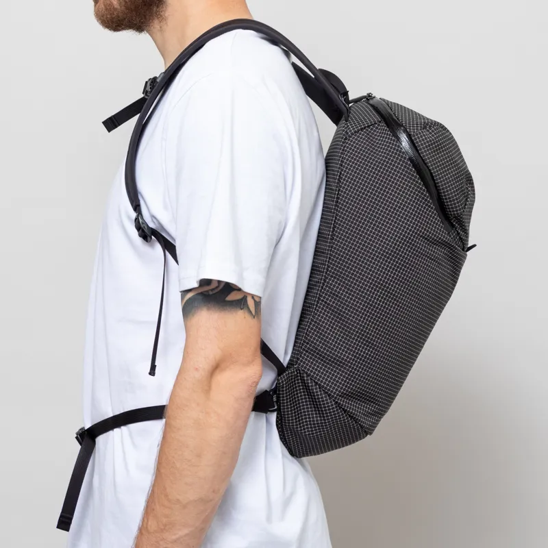 ARC'TERYX Konsail 15 Backpack ブラック Arc'teryx Konseal 15 Backpack Black Mountaineering Backpacks