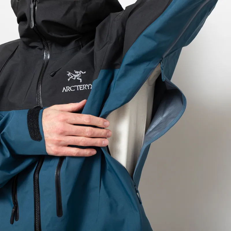 Arc'teryx Alpha SV GORE-TEX Jacket Lodestar-11