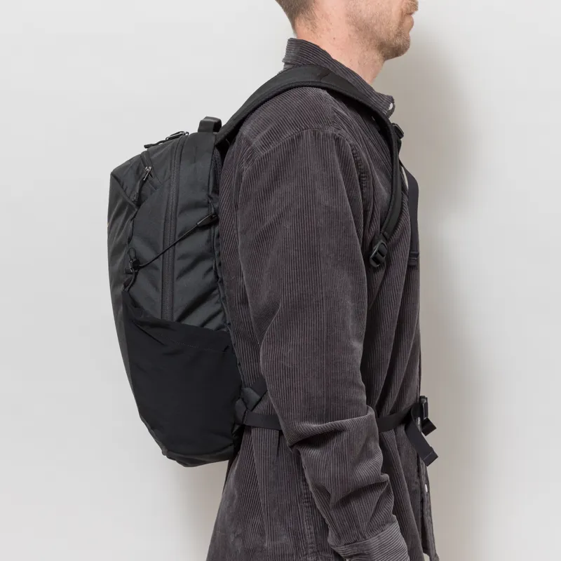 Arc'teryx Mantis 16L Backpack Black-5