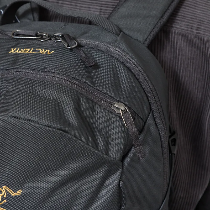 Arc'teryx Mantis 16L Backpack Black-10