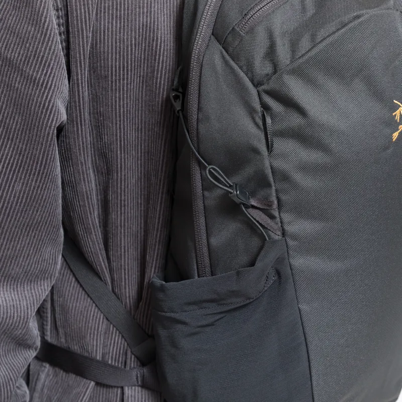 Arc'teryx Mantis 16L Backpack Black-13