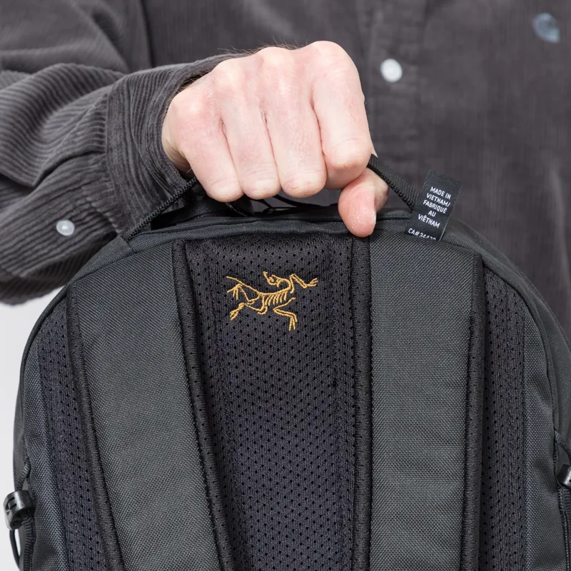 Arc'teryx Mantis 16L Backpack Black-8