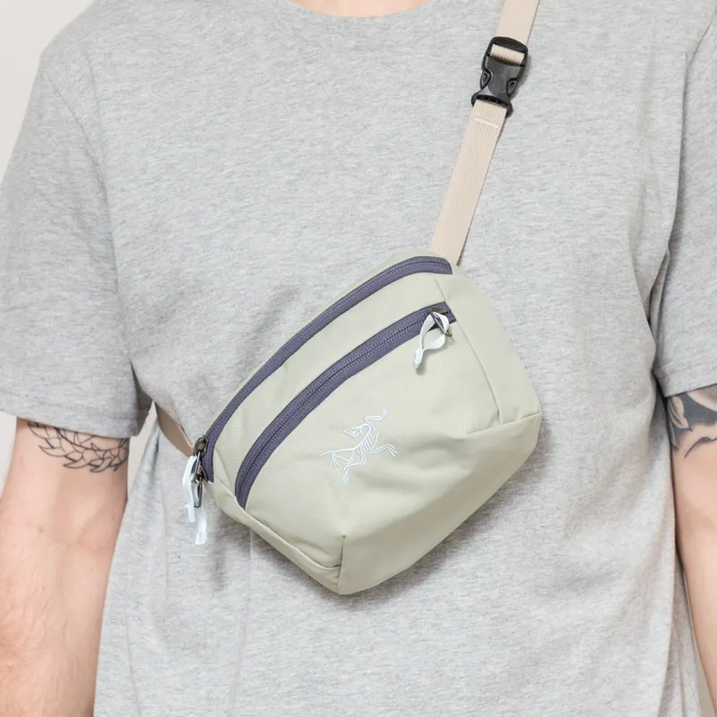 Arc'teryx Mantis 1L Waistpack Headwaters-3