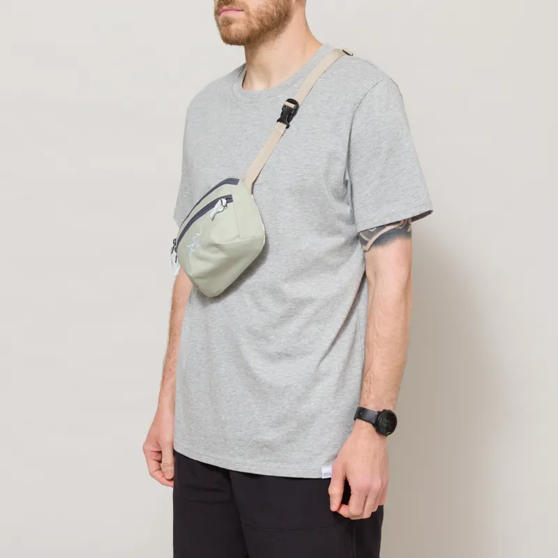 Arc'teryx Mantis 1L Waistpack Headwaters-1