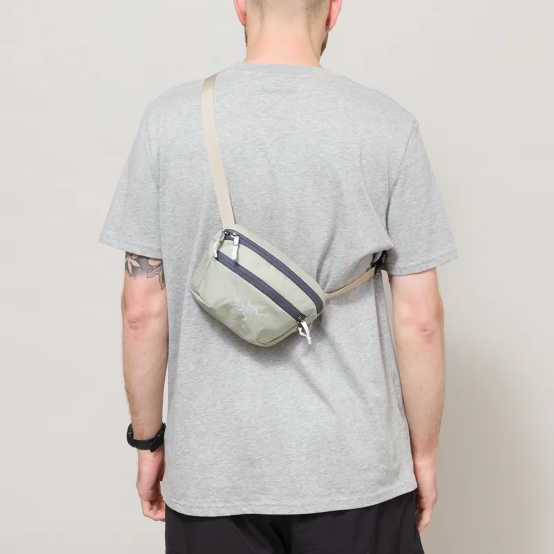 Arc'teryx Mantis 1L Waistpack Headwaters-2