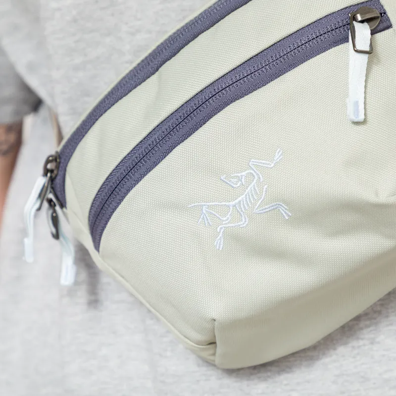 Arc'teryx Mantis 1L Waistpack Headwaters-4