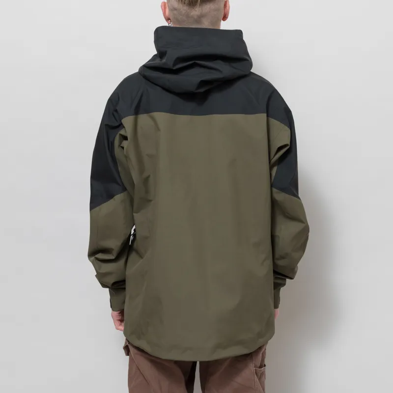 Arc'teryx Alpha SV GORE-TEX Jacket Spotlight-3