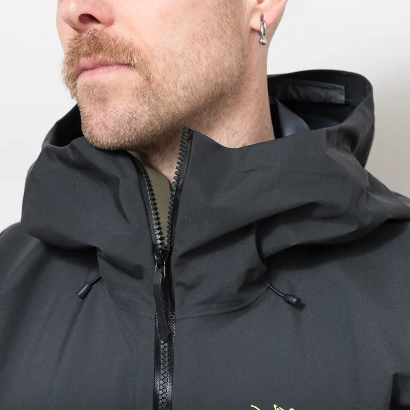 Arc'teryx Alpha SV GORE-TEX Jacket Spotlight-5