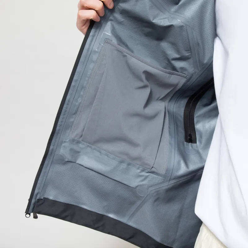 Arc'teryx Beta SV GORE-TEX PRO Jacket Black-11