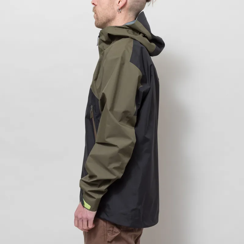 Arc'teryx Beta GORE-TEX Jacket Spotlight-2