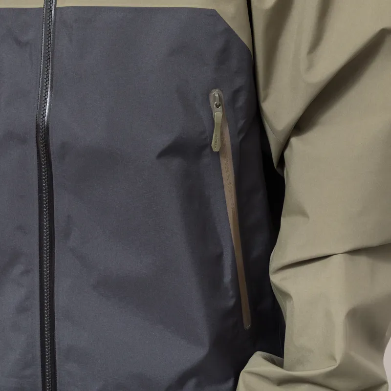Arc'teryx Beta GORE-TEX Jacket Spotlight-8