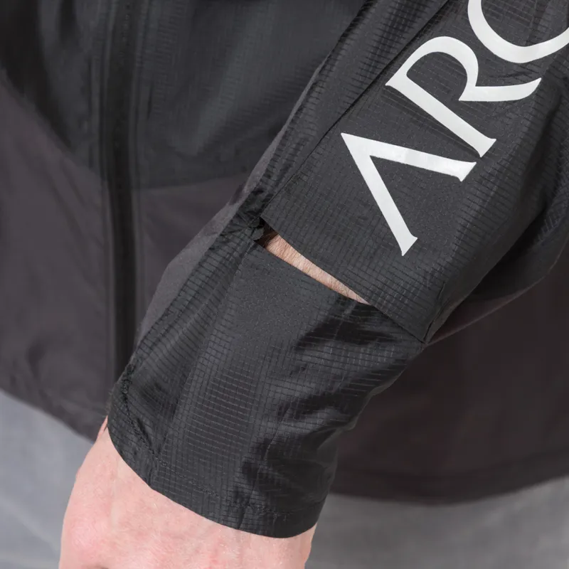 Arc'teryx Norvan Windshell Hoody Black Graphite-6
