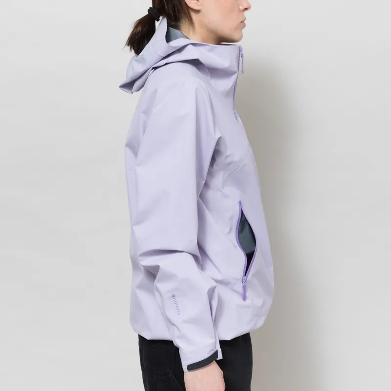 Arc'teryx Womens Beta GORE-TEX Jacket Mallow-4